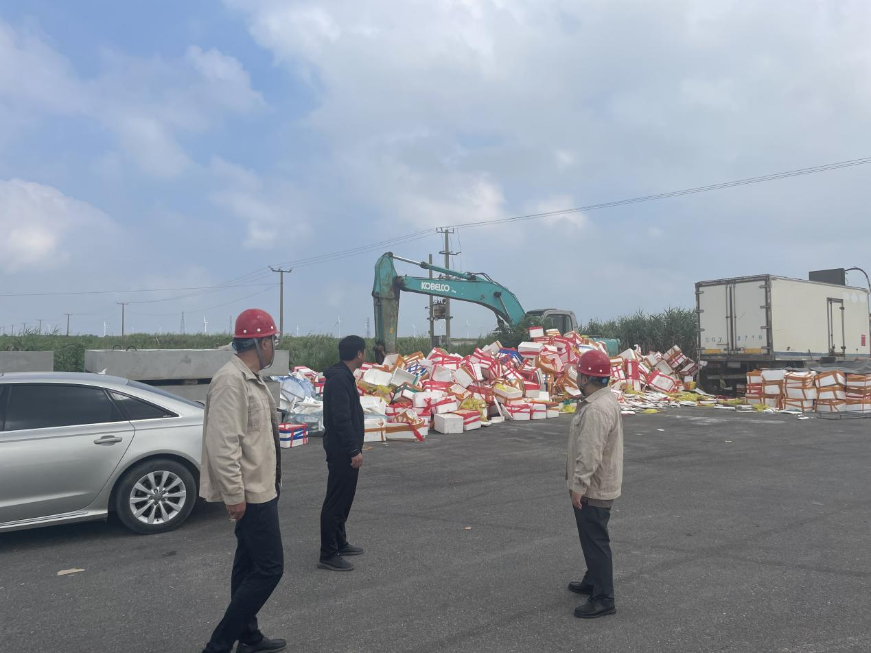 灌西供電所開展安全環(huán)保聯合整治行動.png